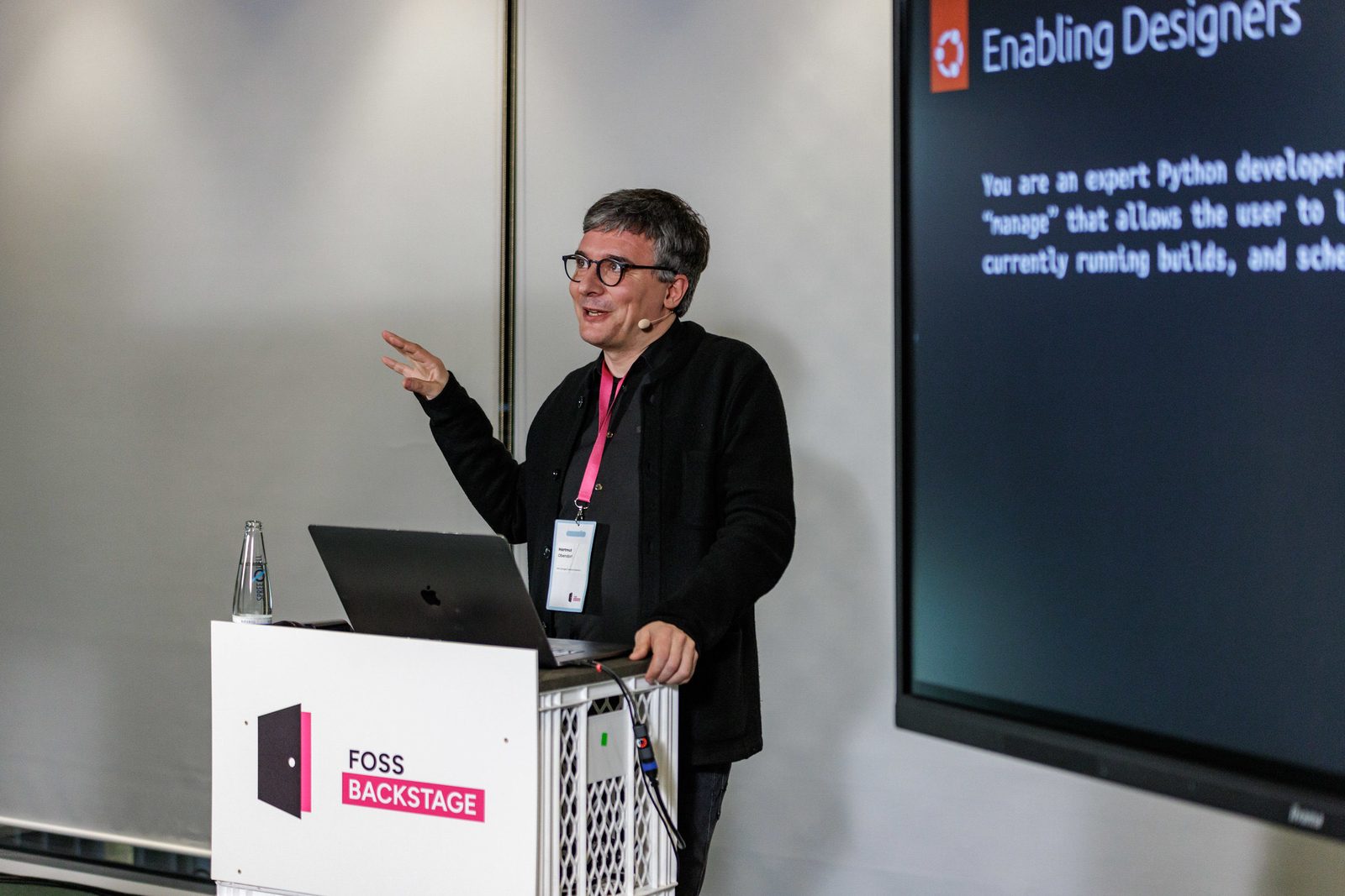 Designing is for GUIs only? CLI Design as a shared practice by Hartmut Obendorf Designing is for GUIs only? CLI Design as a shared practice by Hartmut Obendorf